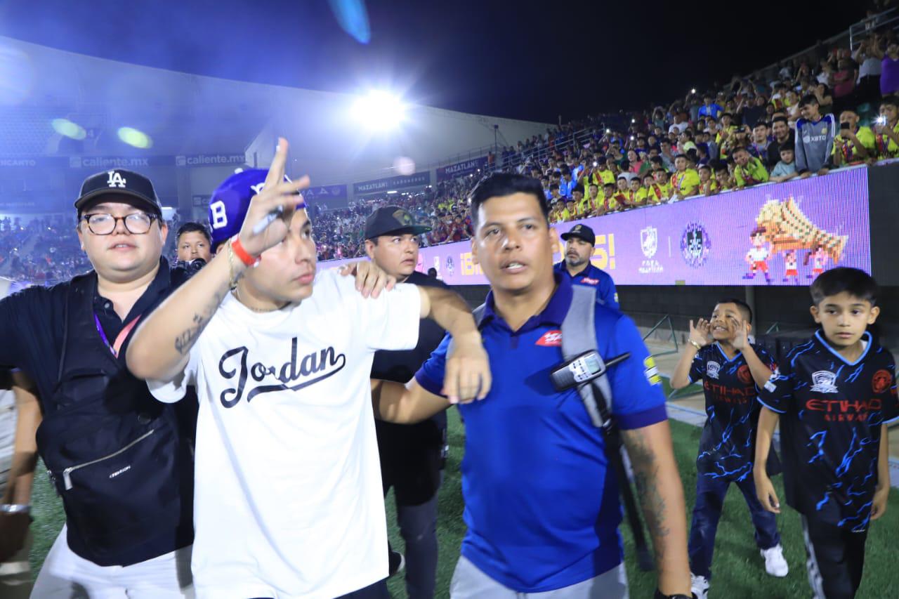 $!Rivaldios ‘prende’ la inauguración de la Copa Mazatlán
