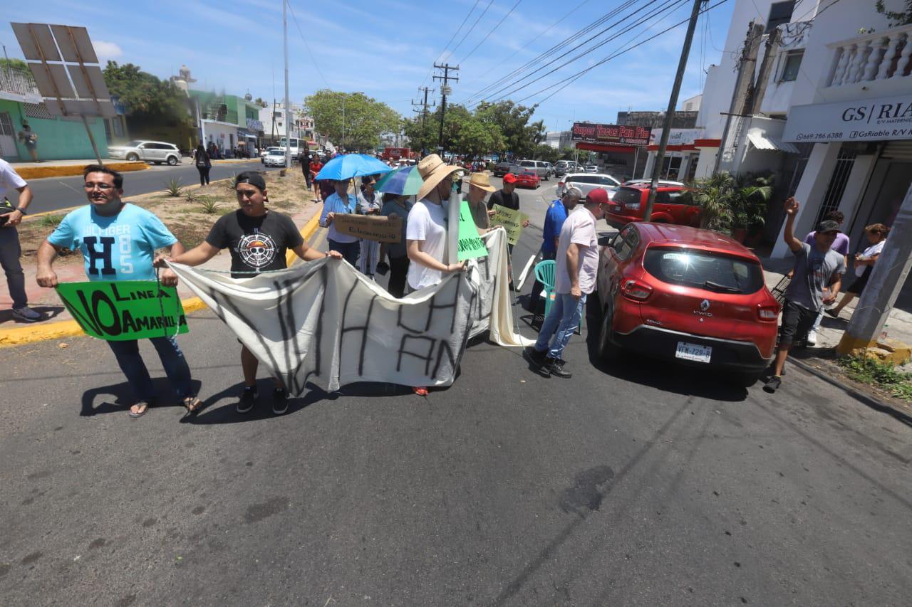 $!Levantan protesta y liberan la Insurgentes en Mazatlán