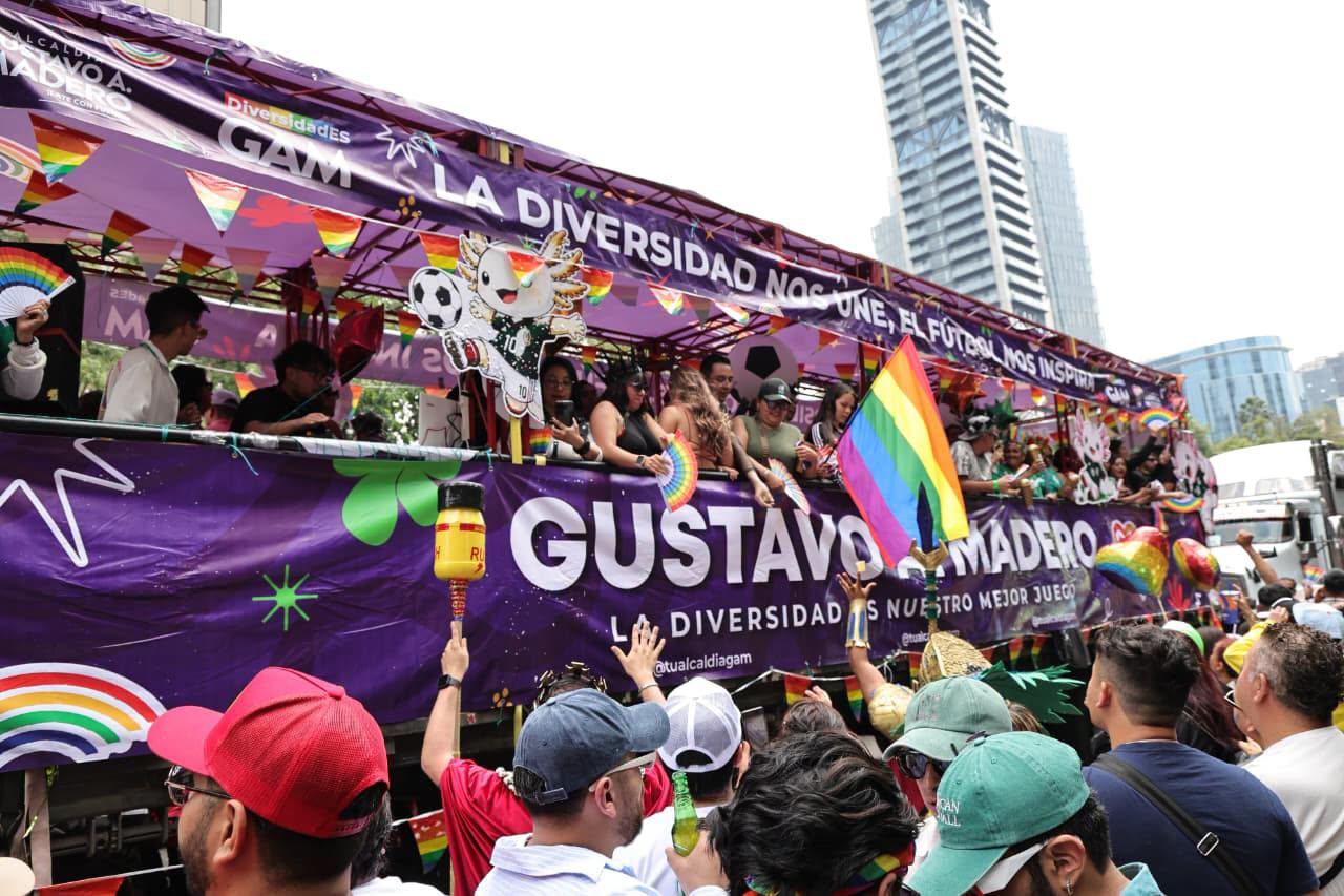 $!Marcha del Orgullo reunió a 550 mil personas en CDMX; llegó hasta el Zócalo