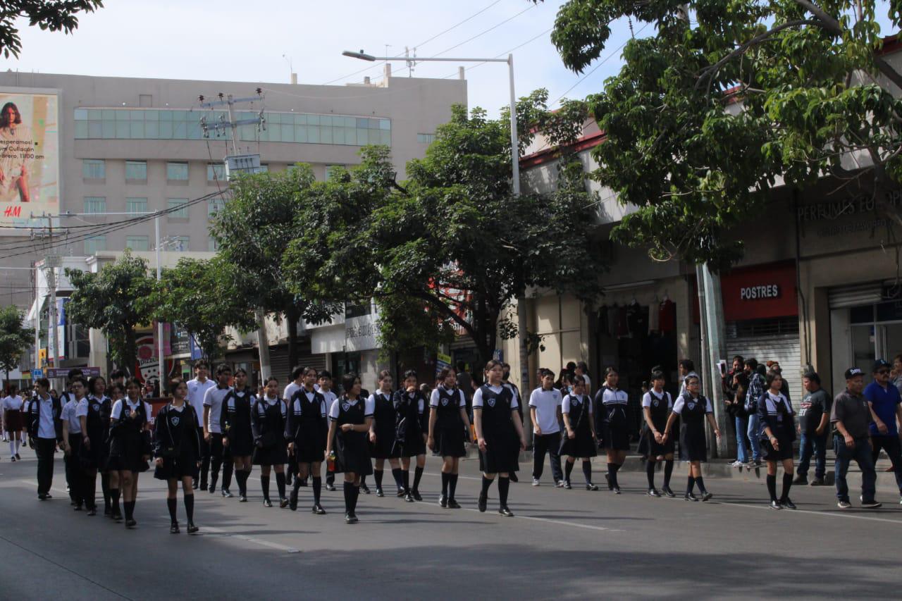 $!Celebran en Culiacán 29 años del Desfile de Banderas Históricas en Culiacán