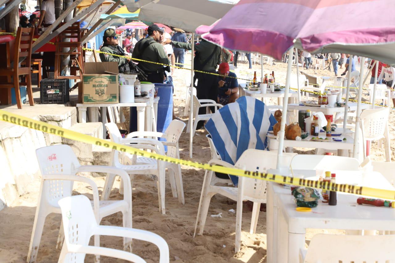 $!Asesinan a turista en restaurante de playa en Mazatlán