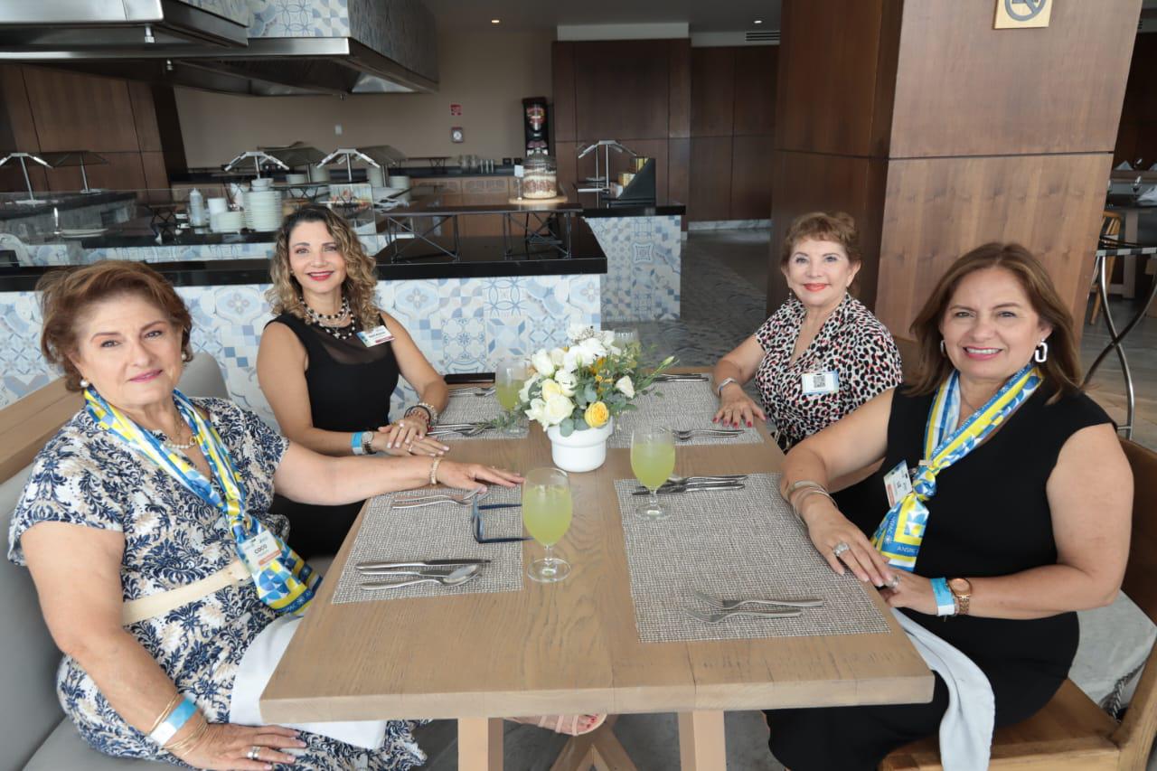 $!Coco Urrea de Valadés, Natasha Moguel, Rita Ortegón y Liz Benítez, de Cancún y Mazatlán.