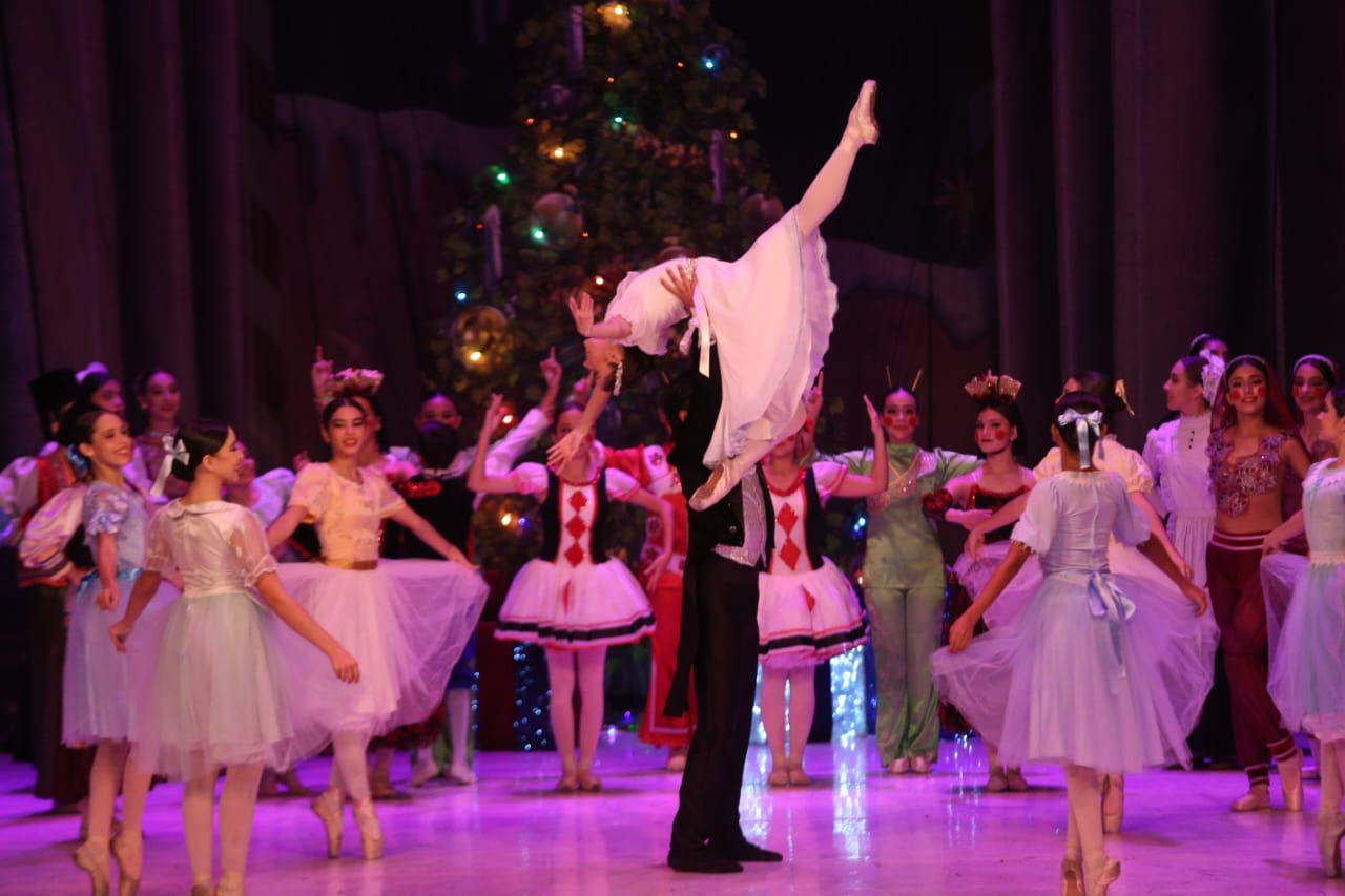 $!Llega la Navidad a Mazatlán con ‘El Cascanueces’, de Tchaikovsky
