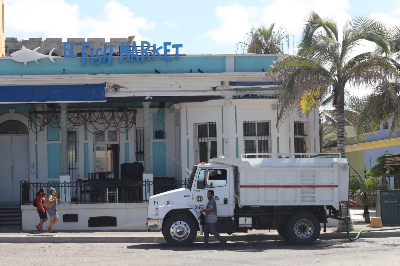 $!Gran parte de Mazatlán sigue sufriendo el desabasto de agua