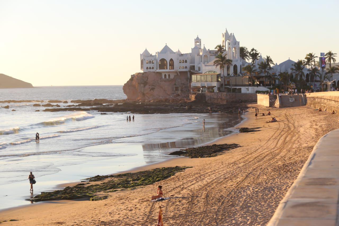 $!Tiene Mazatlán una ‘tensa calma’ luego de la violencia en Sinaloa