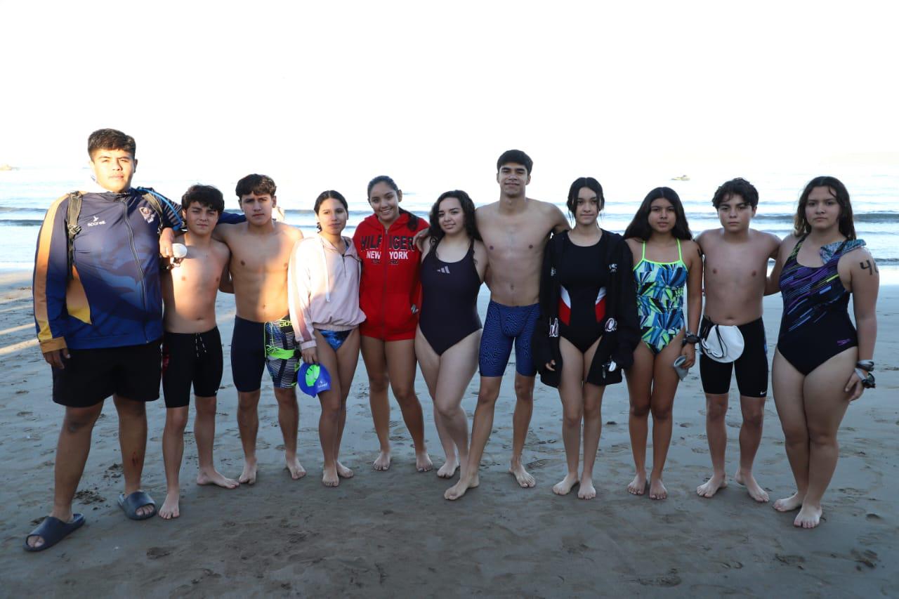 $!Mazatlán, sin rival en estatal de aguas abiertas