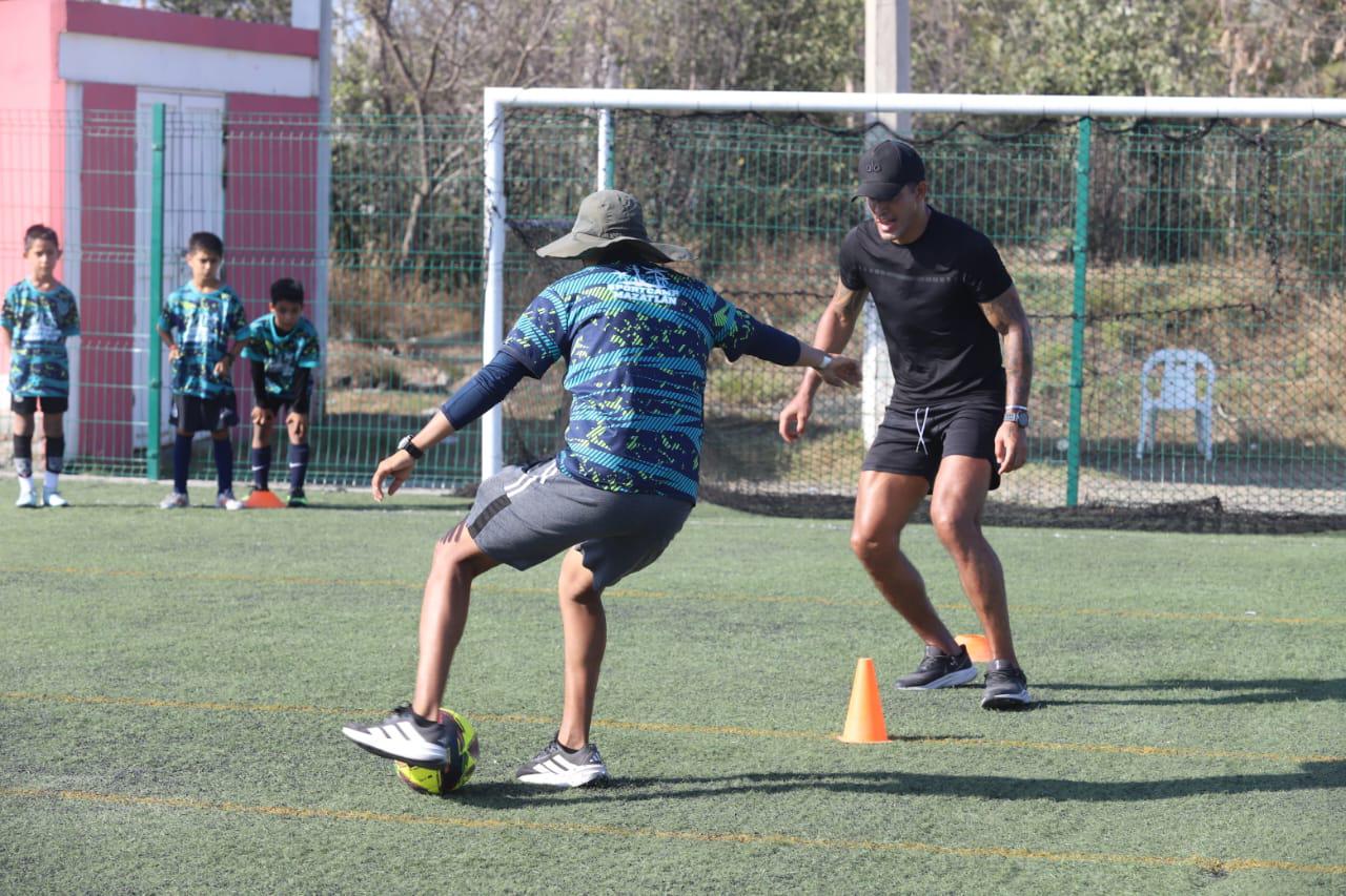 $!Sport Camp Mazatlán impulsa talentos con ex futbolistas y visores profesionales