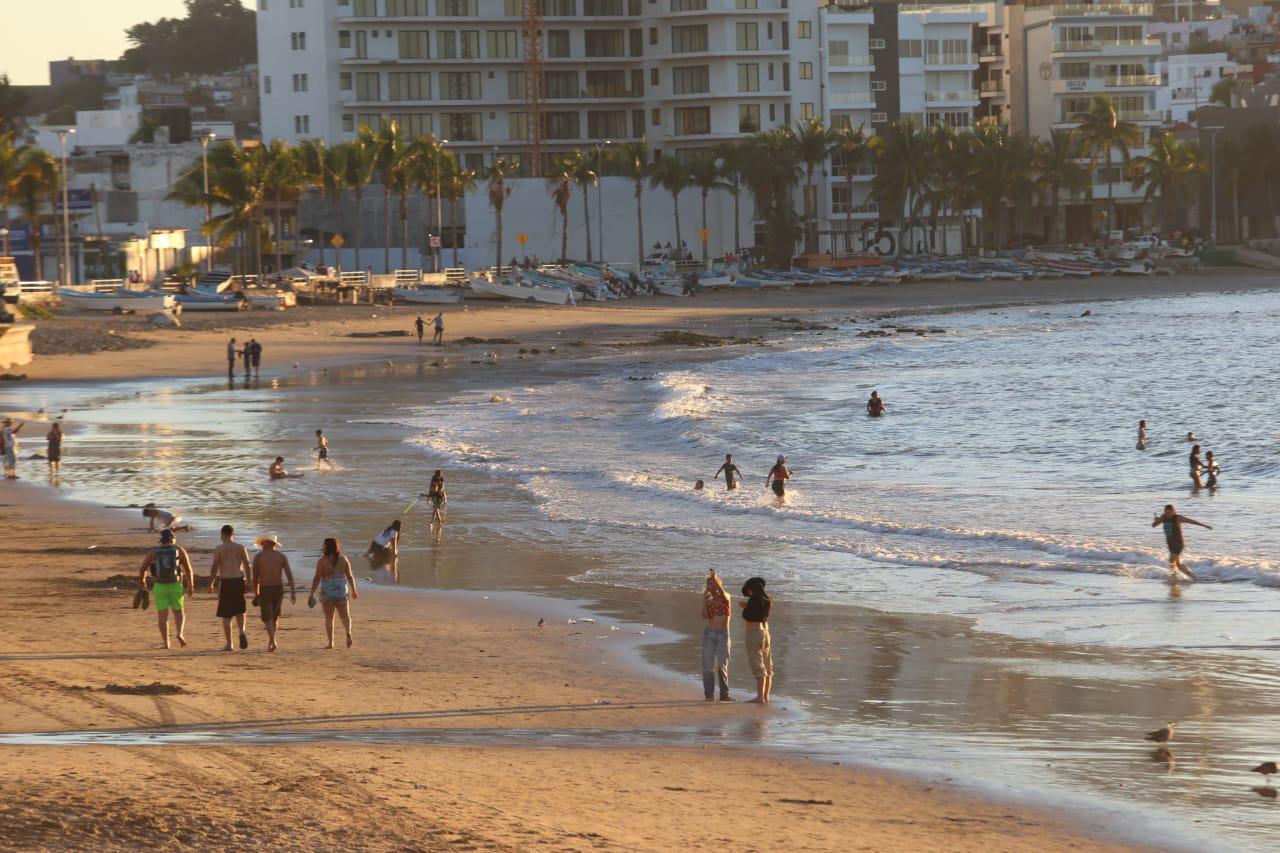 $!Tiene Mazatlán una ‘tensa calma’ luego de la violencia en Sinaloa