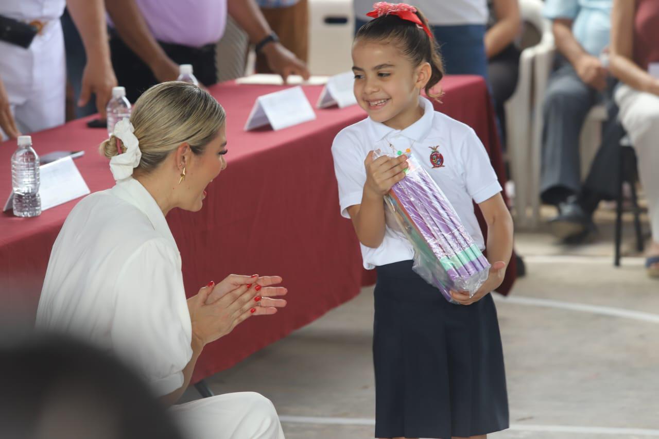 $!Con acto oficial en la primaria Ramón López Velarde inicia el ciclo escolar 2025-2026 en Mazatlán