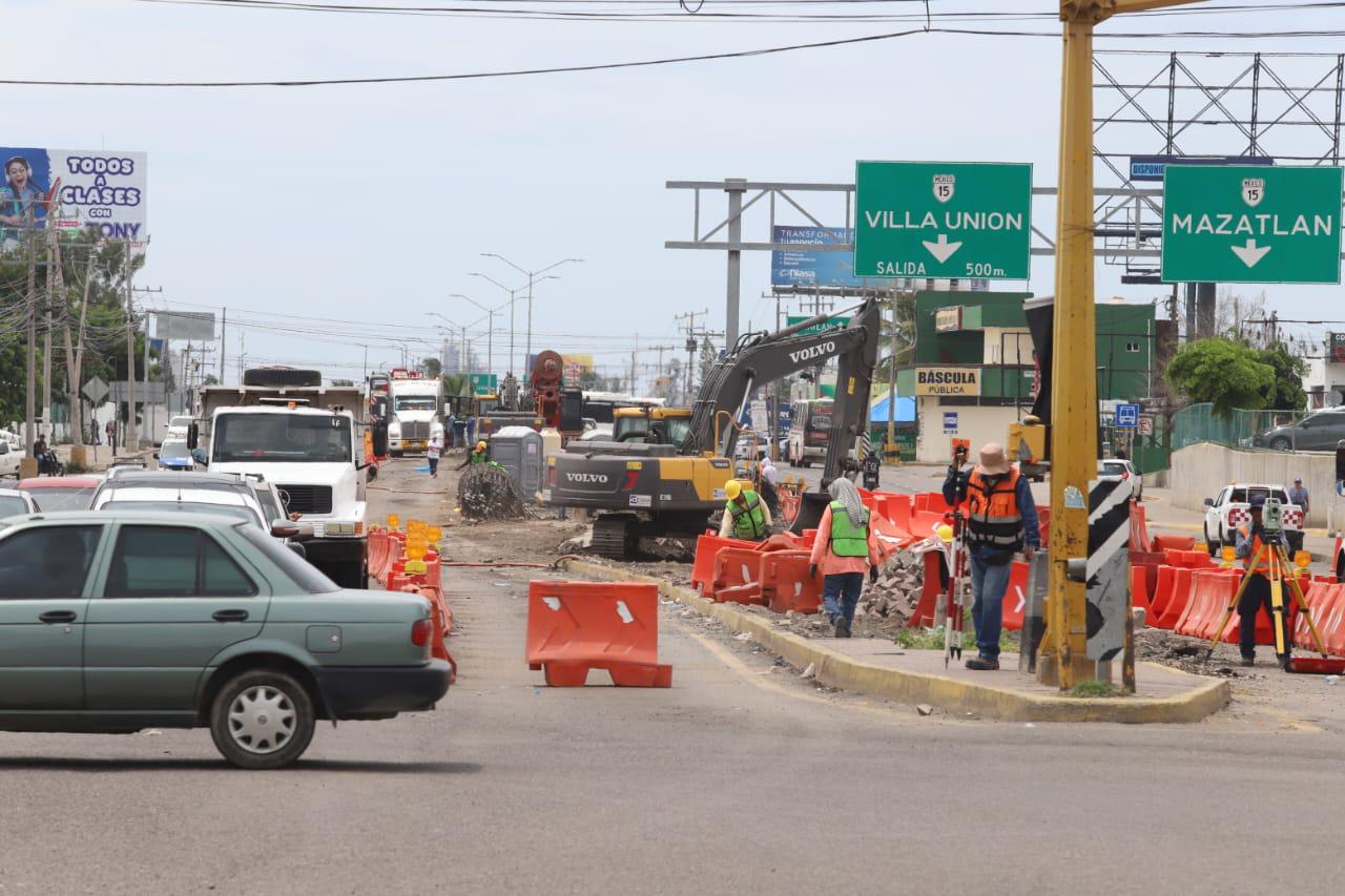 $!Con retiro de camellones, avanzan trabajos en nuevo paso superior vehicular de Mazatlán