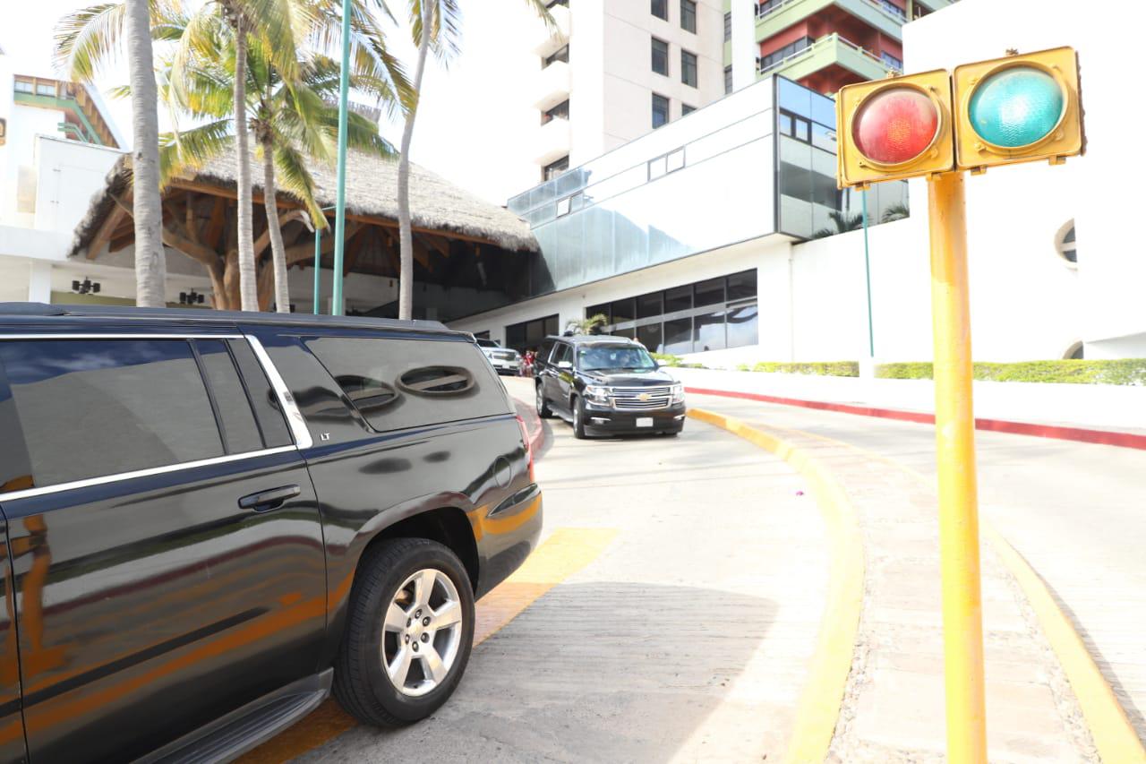 $!AMLO se traslada a la Presa Picachos para supervisar el distrito de riego