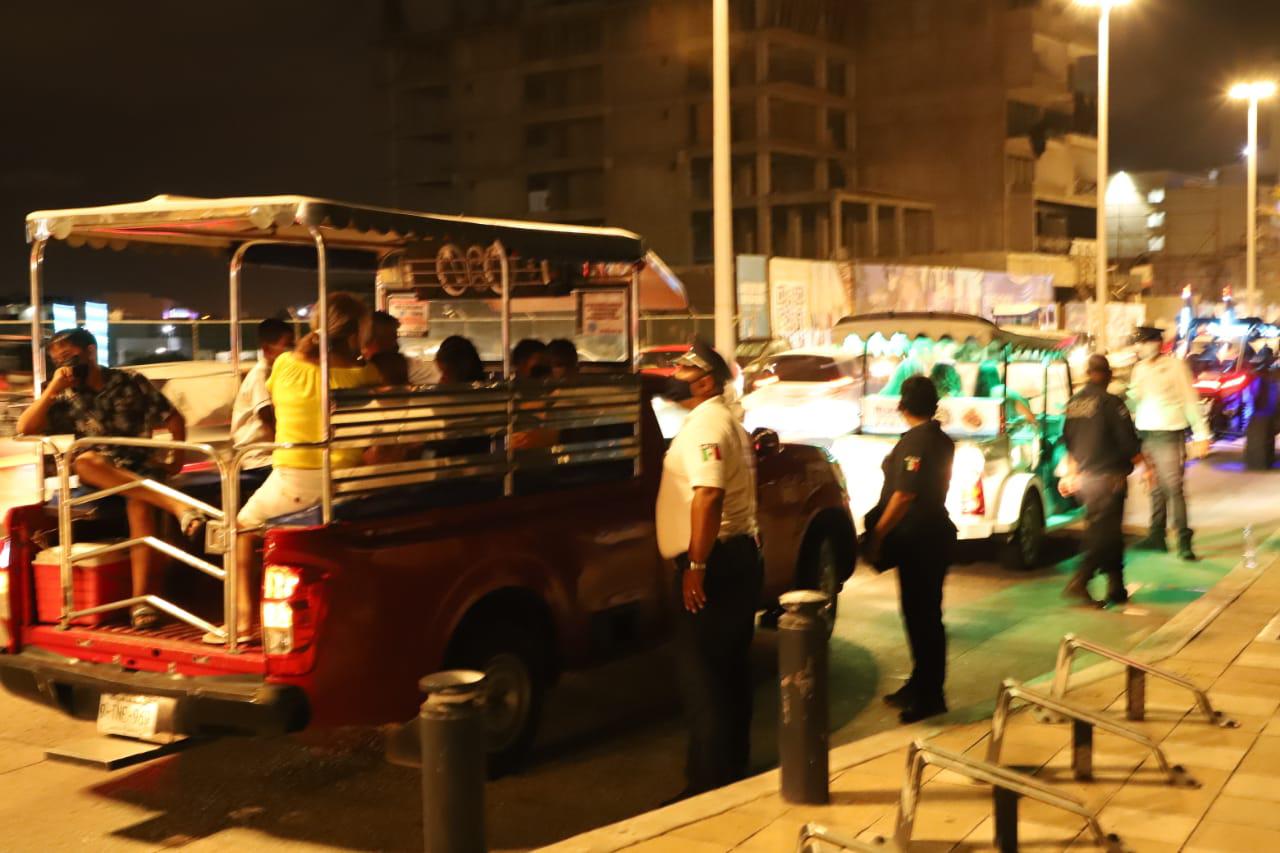 $!Para evitar aglomeraciones, cierran de noche parador fotográfico de Mazatlán