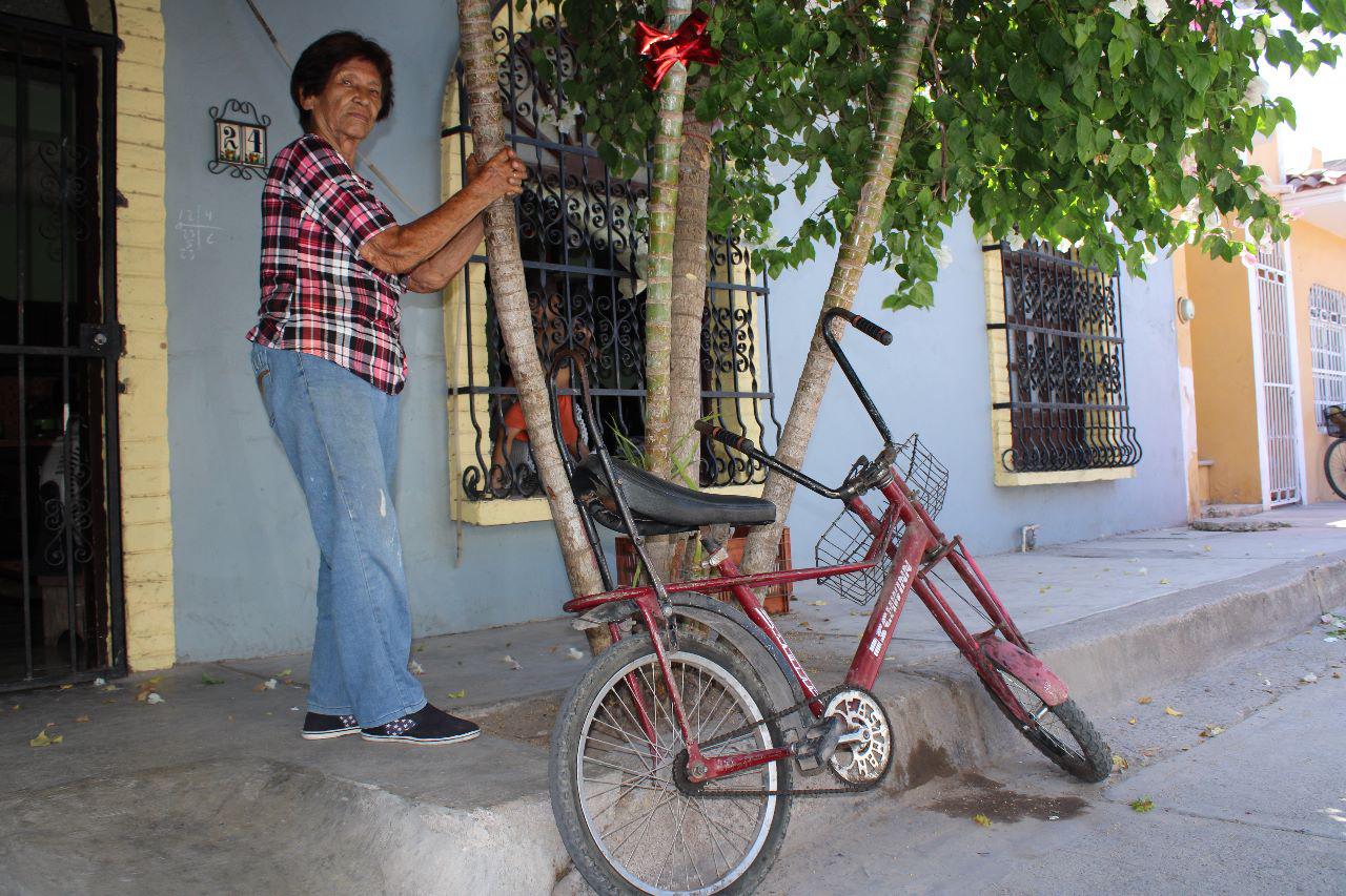$!‘Son mis pies, en ella puedo andar por todos lados’, dice Emma, de 87 años