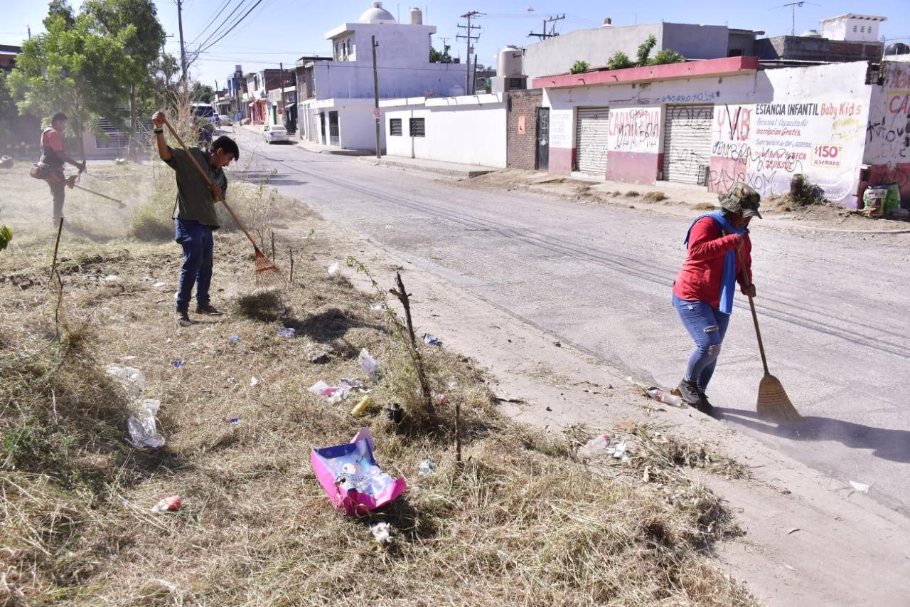 $!Realiza Gobierno de Mazatlán jornada de limpieza de áreas verdes y mejoramiento de fachadas y avenidas