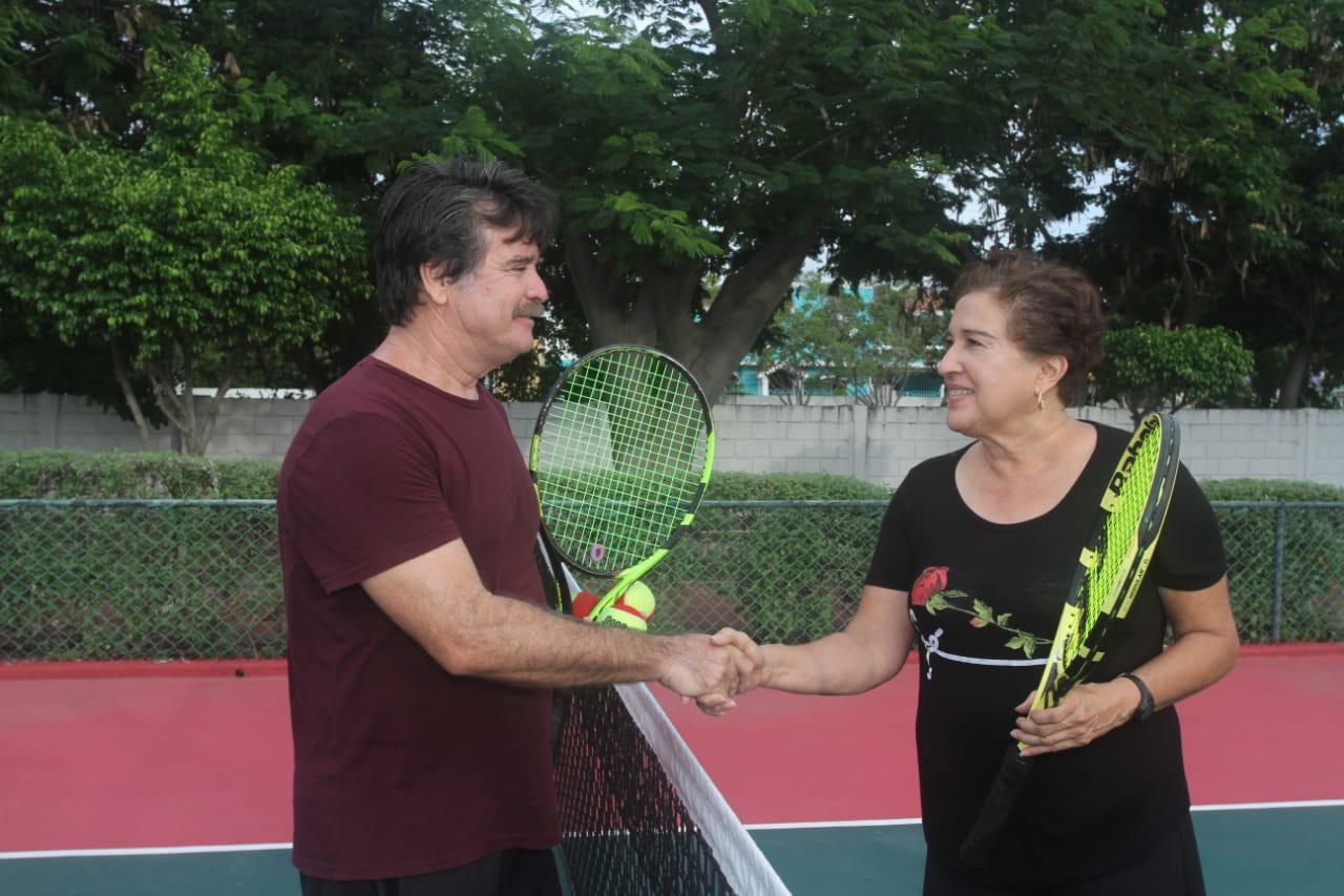 $!Jesús Valdez y Leticia Casas, dos abuelos que han sabido heredar a su familia y varias generaciones el gusto por el deporte