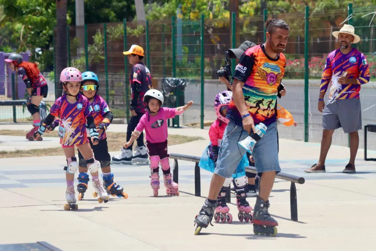 $!Mazatlán Roller Fest celebra cuarta edición con más de 500 patinadores de todo México