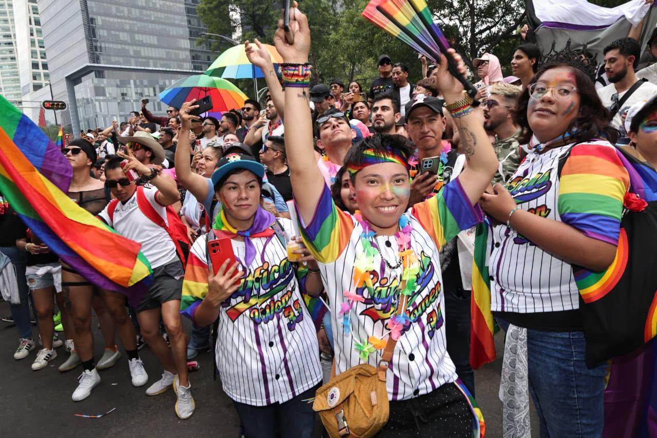 $!Marcha del Orgullo reunió a 550 mil personas en CDMX; llegó hasta el Zócalo