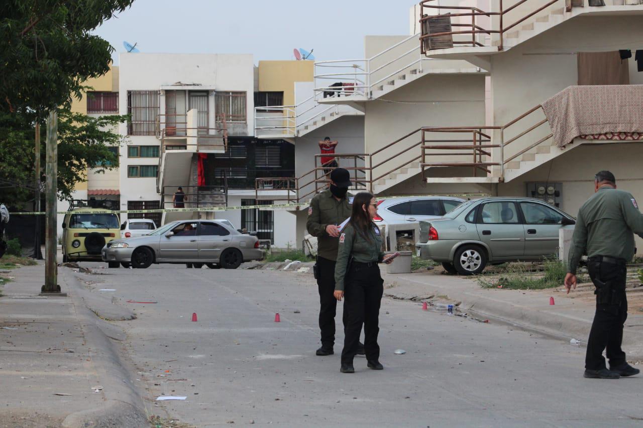 $!Disparan contra tres domicilios en fraccionamiento Zona Dorada en el sector Los Ángeles, en Culiacán