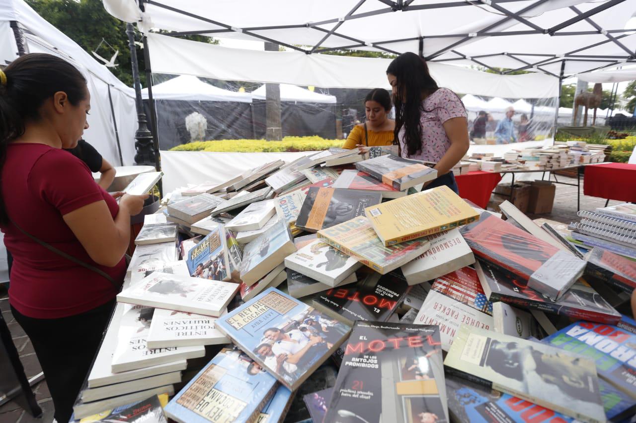$!Este martes inicia el Festival del Libro Mazatlán, en la Plazuela Machado