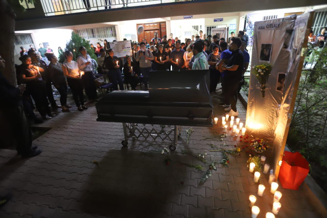 $!Despide Facultad de Ciencias Sociales a Ana Citlaly