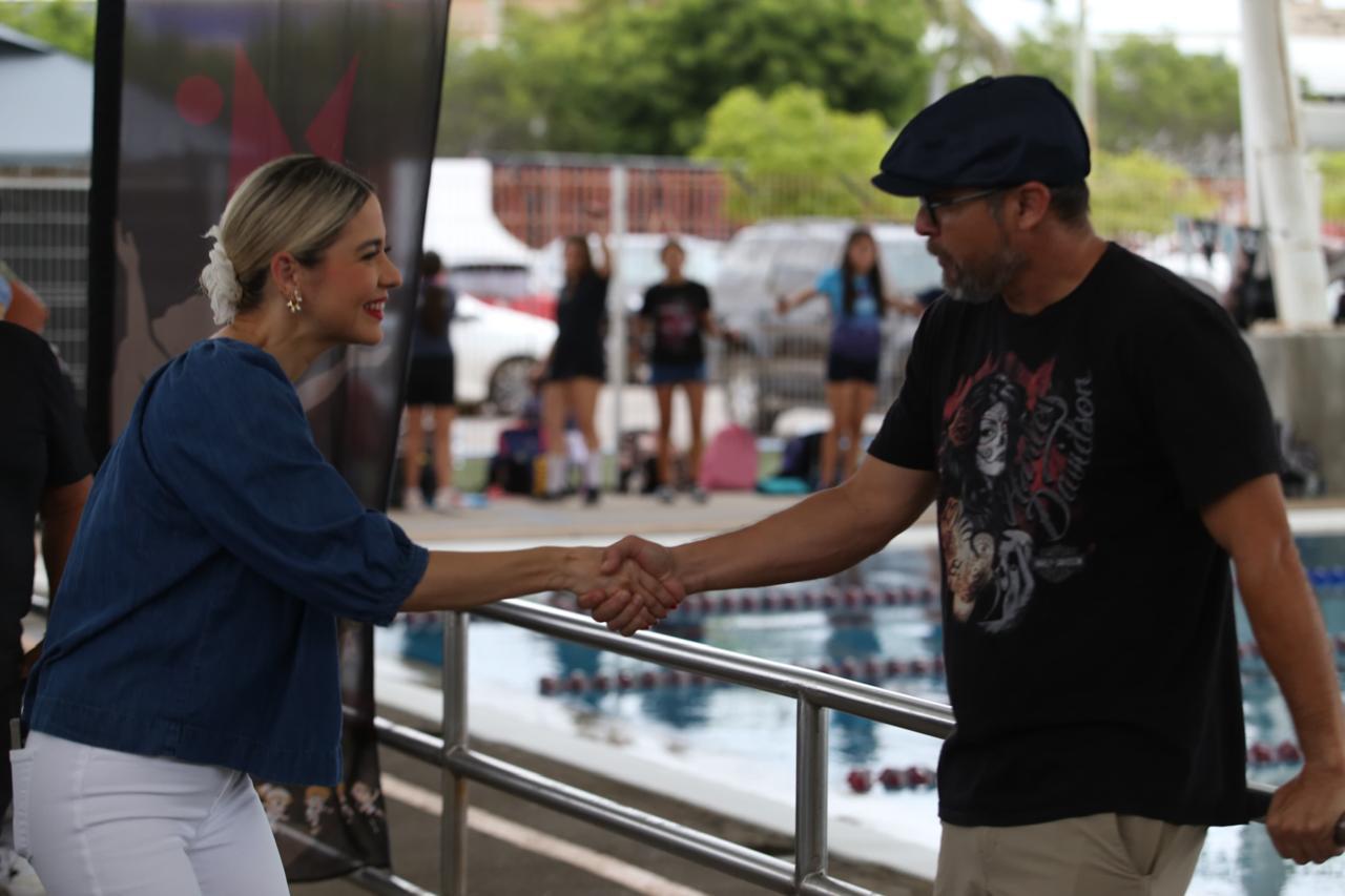 $!Entregan material deportivo en apoyo a más de 400 atletas mazatlecos