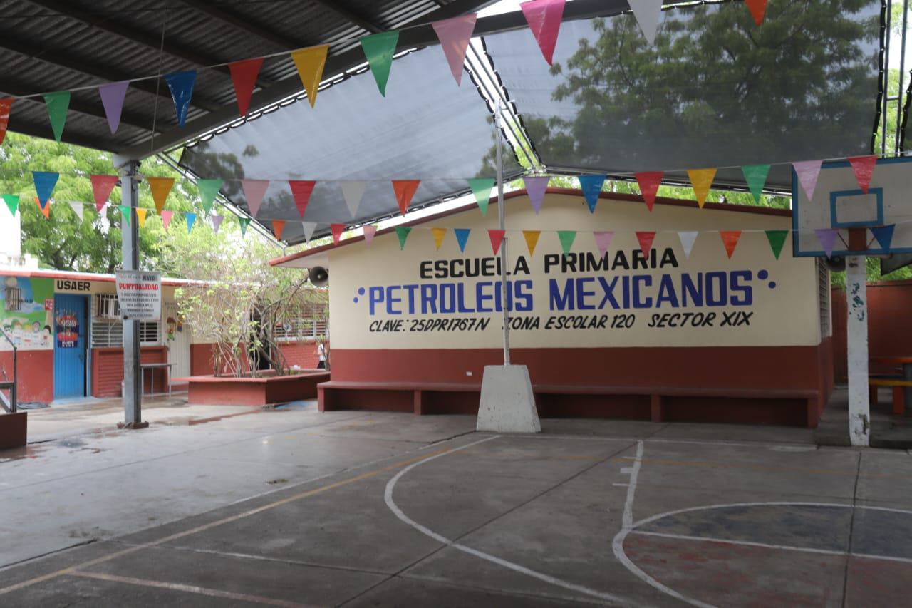 $!Reportan robo de material de limpieza y artículos eléctricos en primaria Petróleos Mexicanos, en Mazatlán