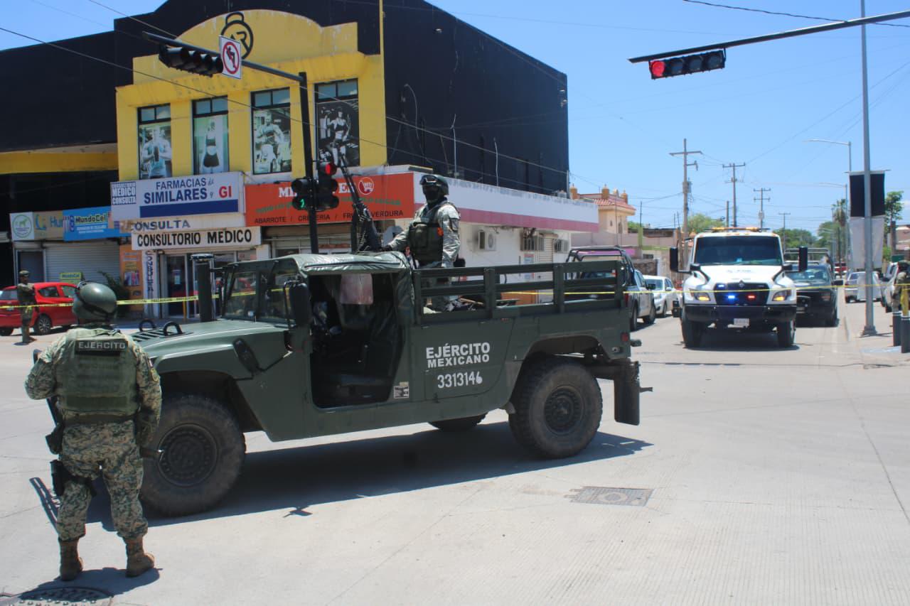 $!Asesinan a balazos a conductor por la avenida Álvaro Obregón, en la Lombardo Toledano, en Culiacán
