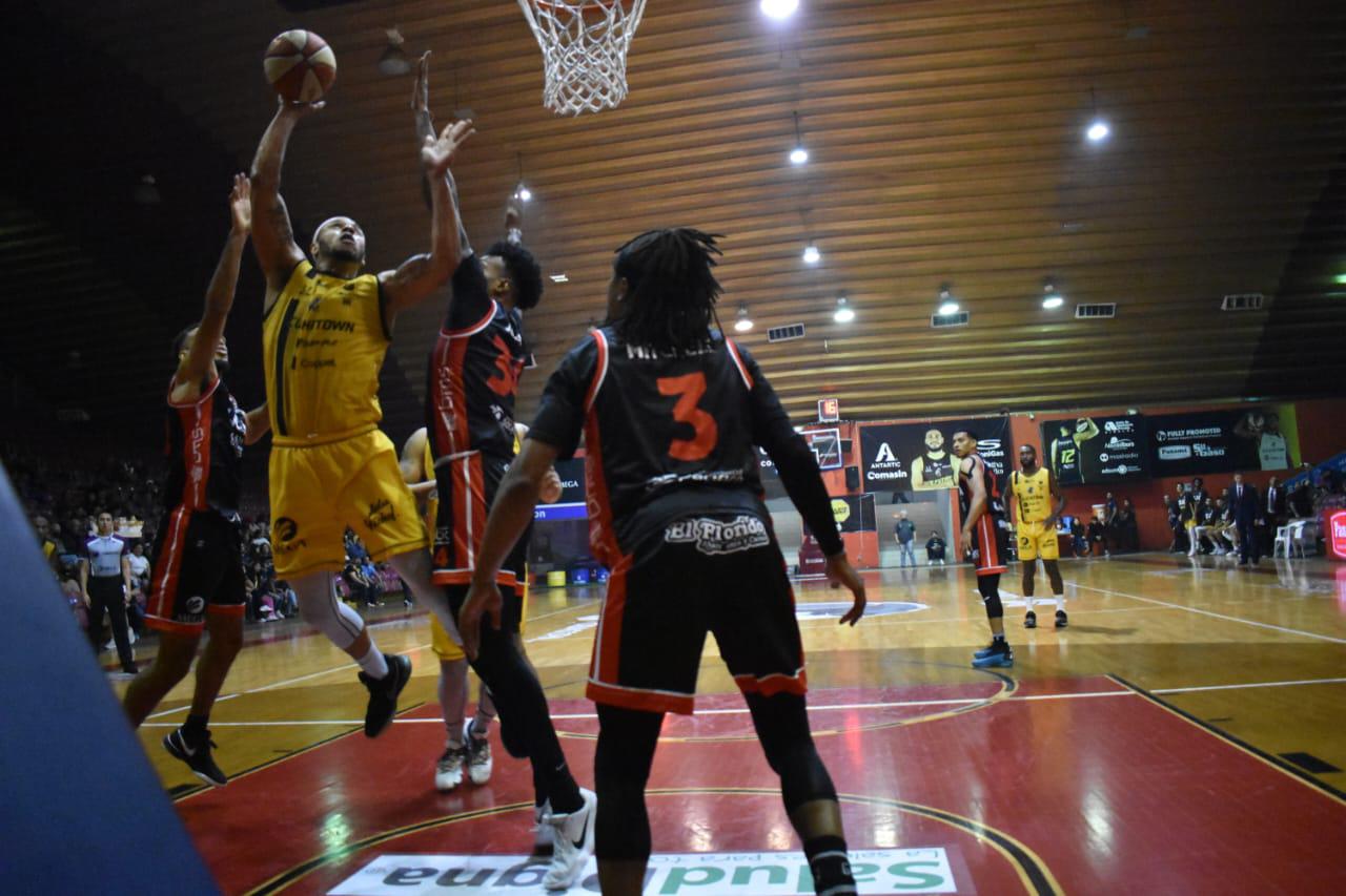 $!Caballeros de Culiacán sufre barrida en casa ante Zonkeys de Tijuana