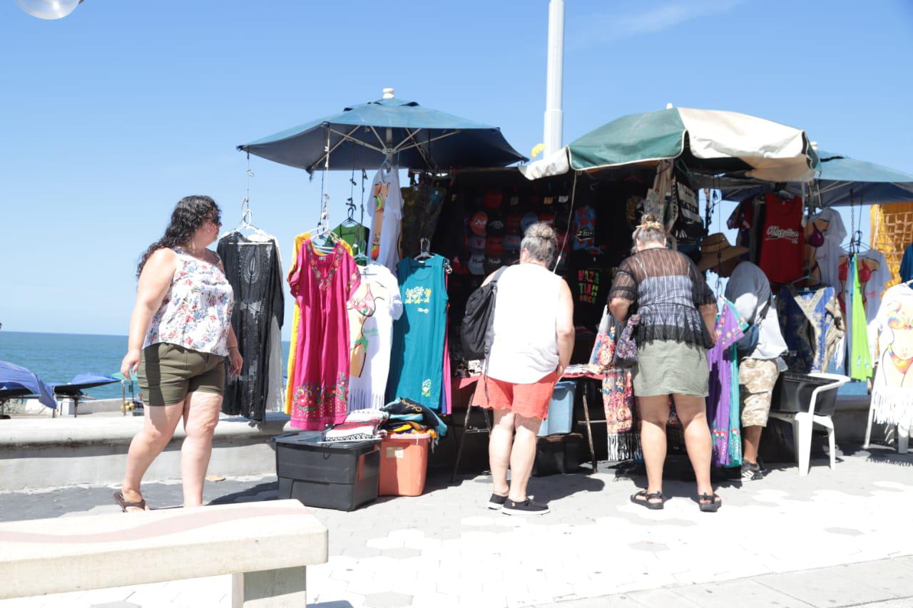 $!Llega Carnival Panorama a Mazatlán con más de 5 mil pasajeros a bordo