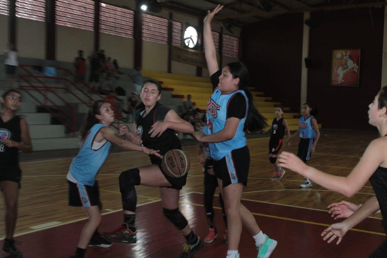 $!Leones Monterrey logra su segundo triunfo en la Copa Mazatlán de Basketball