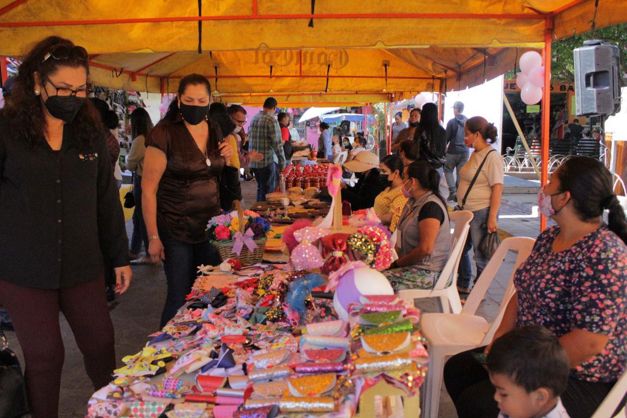 $!Inauguran primera Expo líderes de mujeres emprendedoras en Rosario