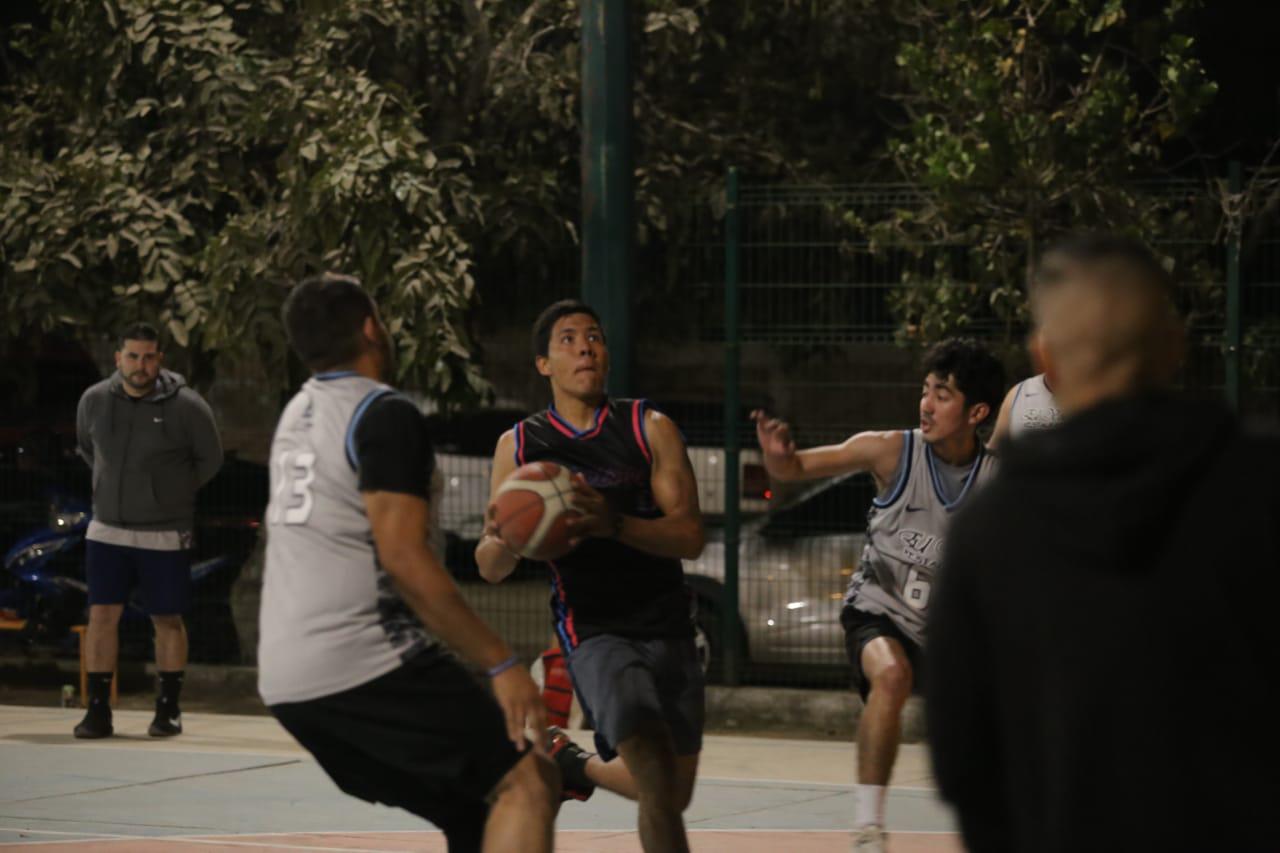 $!Restaurante El Velero sella su pase a la final de Liga de Baloncesto Burócrata