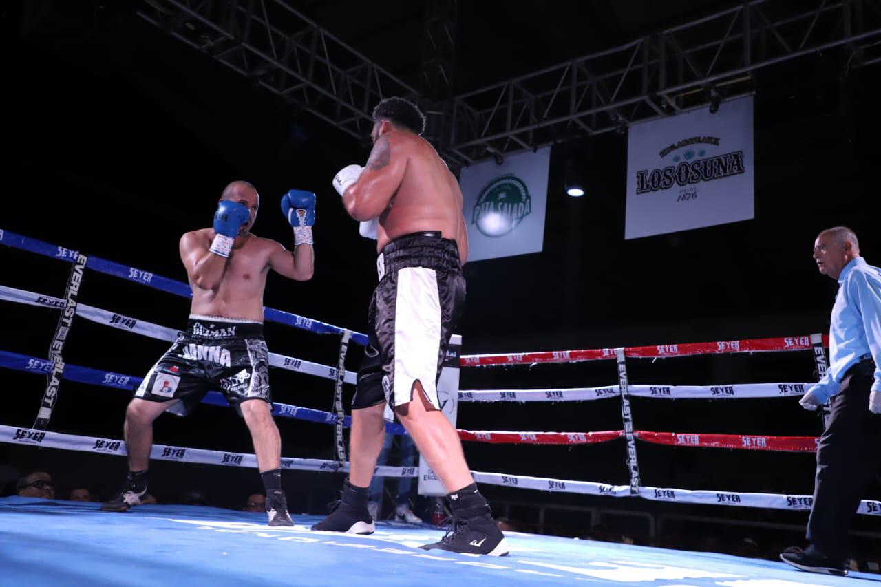$!Debuta ‘Zurdo’ Ramírez como promotor con explosiva gala de boxeo en la Germán Evers