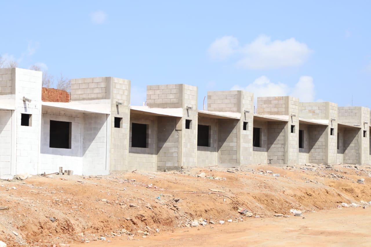 $!Lleva 90% de avances construcción de primeras 50 casas para desplazados, en Mazatlán