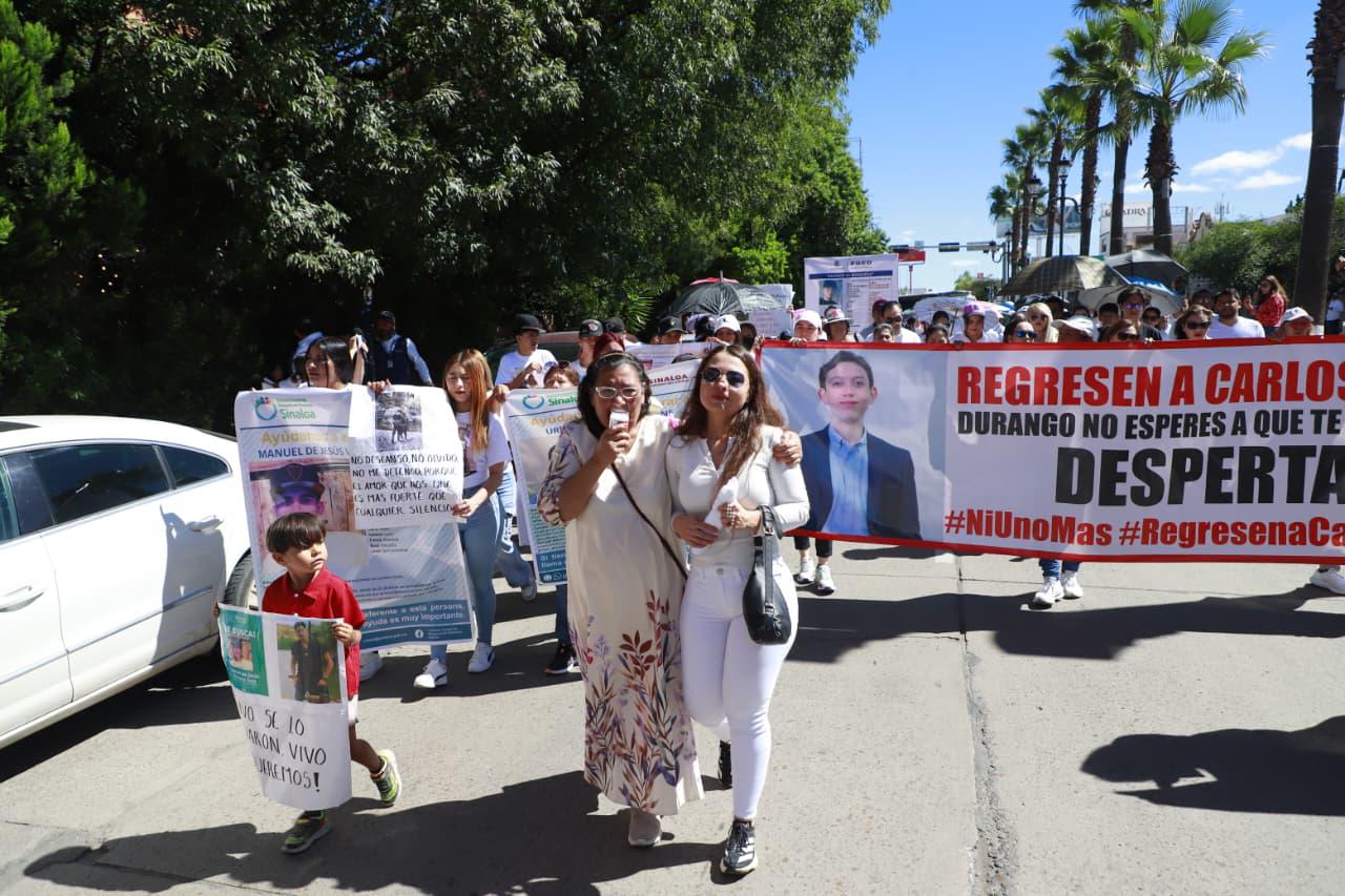 $!‘Durango lo vio crecer, Sinaloa nos los quitó’, gritan para exigir la localización de Carlos Emilio, desaparecido en Mazatlán