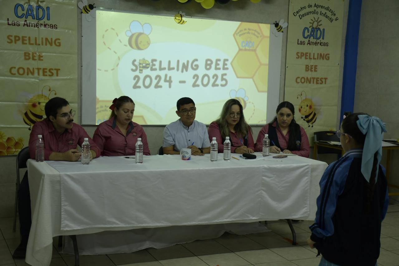 $!Gabriela Villanueva Quintero, Sonia Osuna Sosa, Nacaveva Morales, Brenda Berenice Meza León y Jesús Manuel Lizárraga Rubio, integran el jurado.