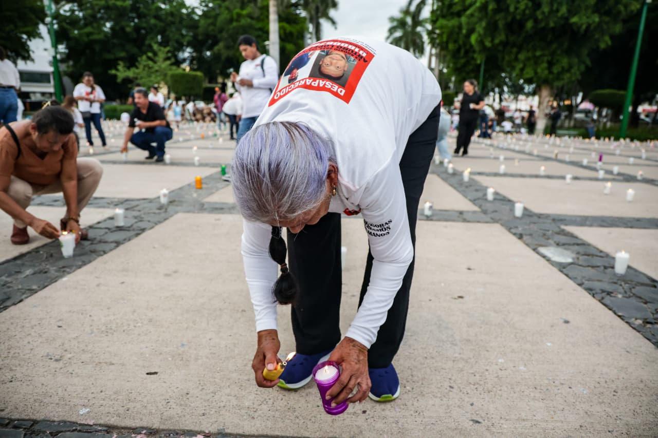 $!Buscadoras en Culiacán encienden 5 mil veladoras por desaparecidos en Sinaloa