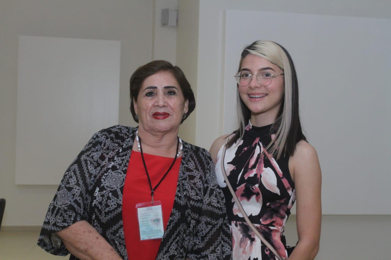 $!María Guadalupe Rojas Garay y Aurora Rosas.