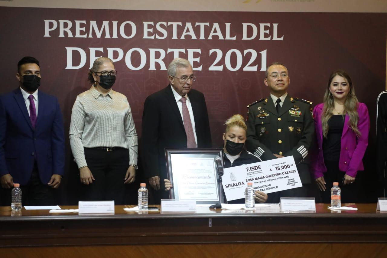 $!Luz Daniela Gaxiola y Juan Diego García reciben el Premio Estatal del Deporte