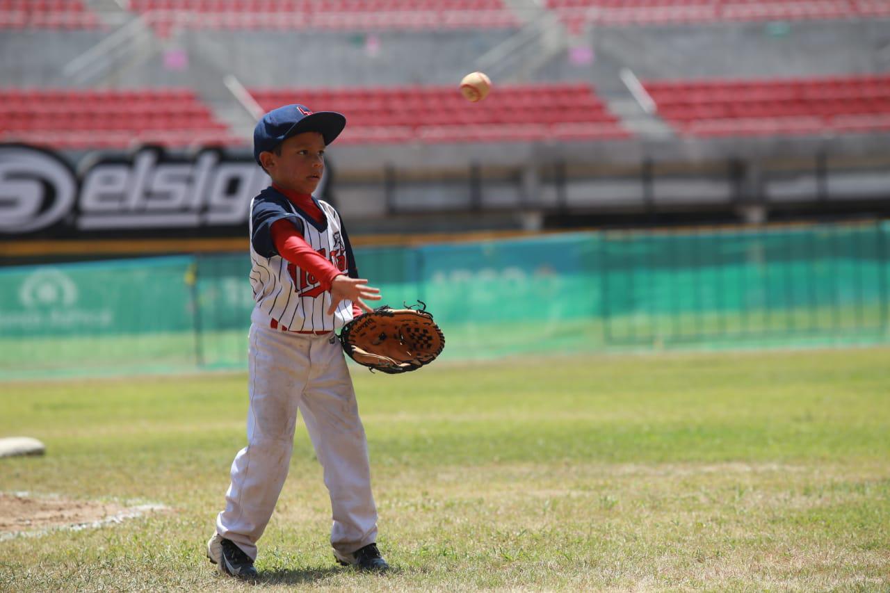 $!Locales arrollan con 4 títulos en el Mazatlán Baseball Tournament