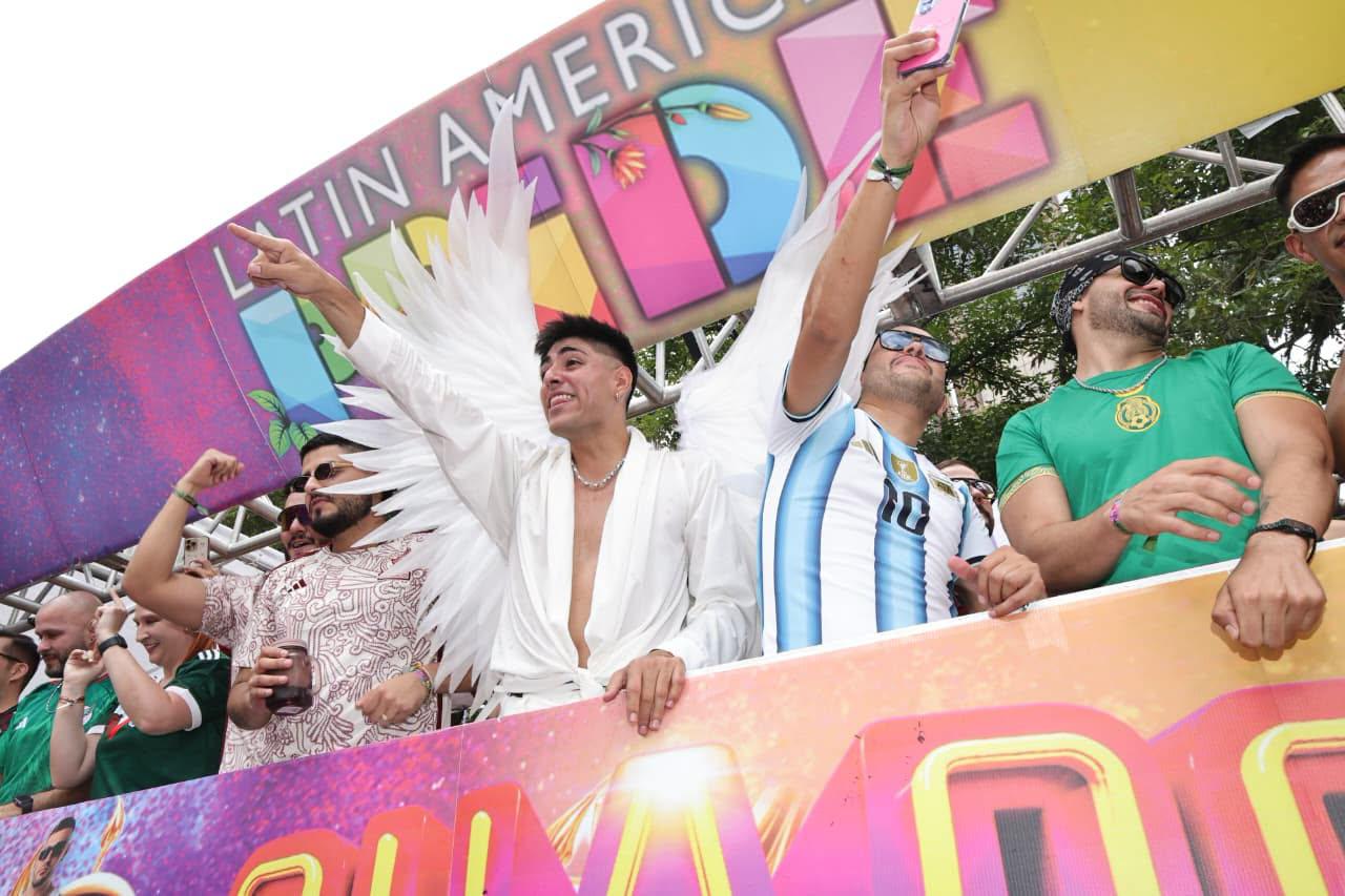 $!Marcha del Orgullo reunió a 550 mil personas en CDMX; llegó hasta el Zócalo