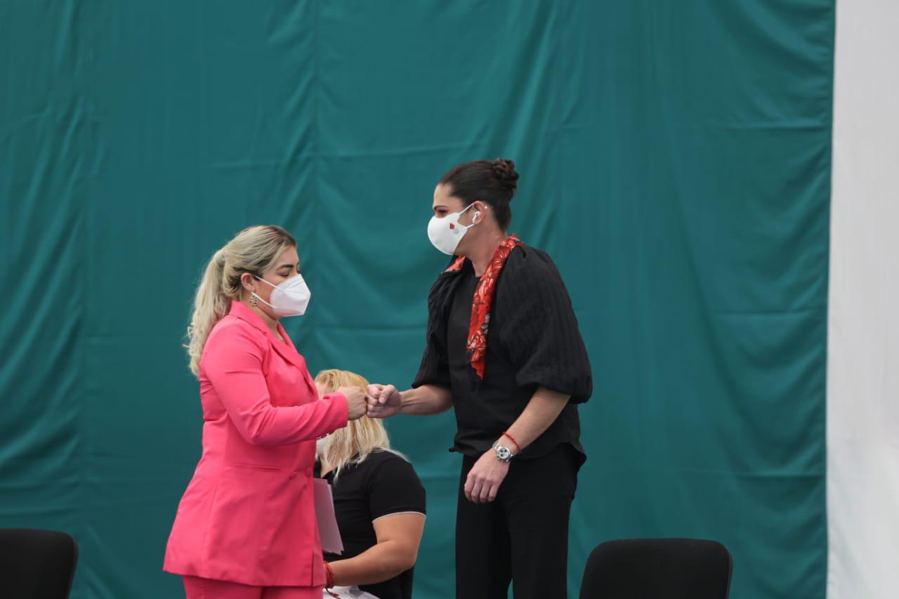 $!Sinaloenses Rosa María Guerrero y Juan Diego García reciben estímulos por sus medallas olímpicas