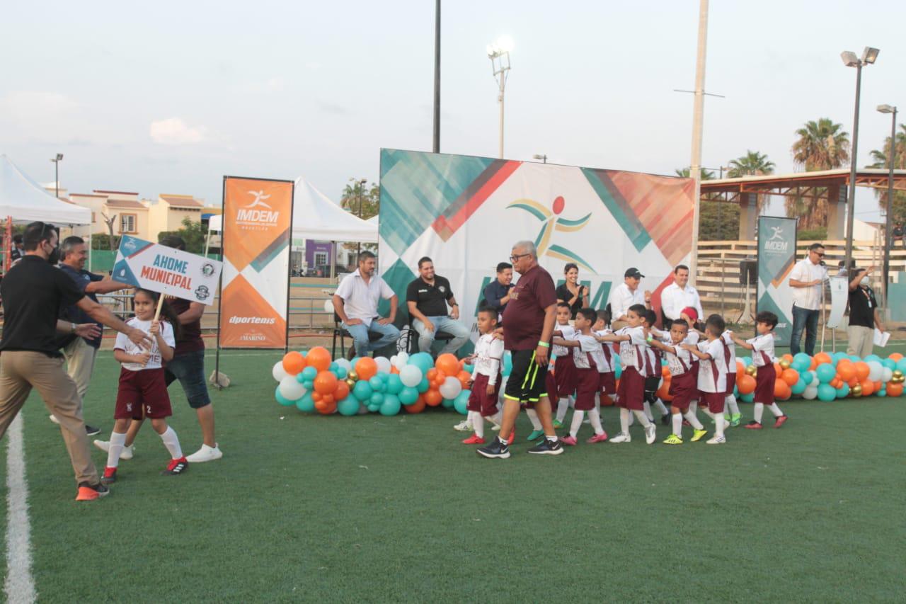 $!Inauguran en Mazatlán Campeonato Estatal de Futbol Chupones