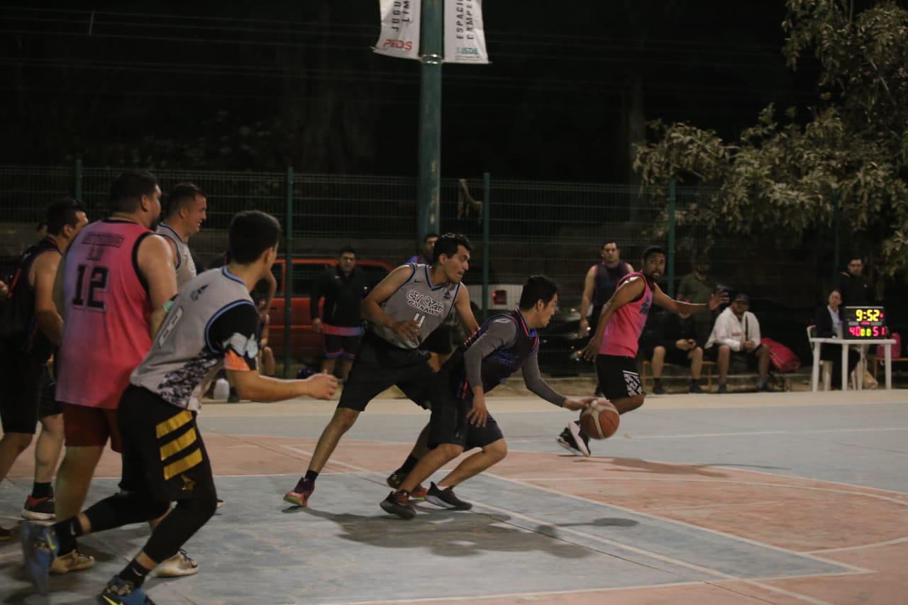 $!Restaurante El Velero sella su pase a la final de Liga de Baloncesto Burócrata