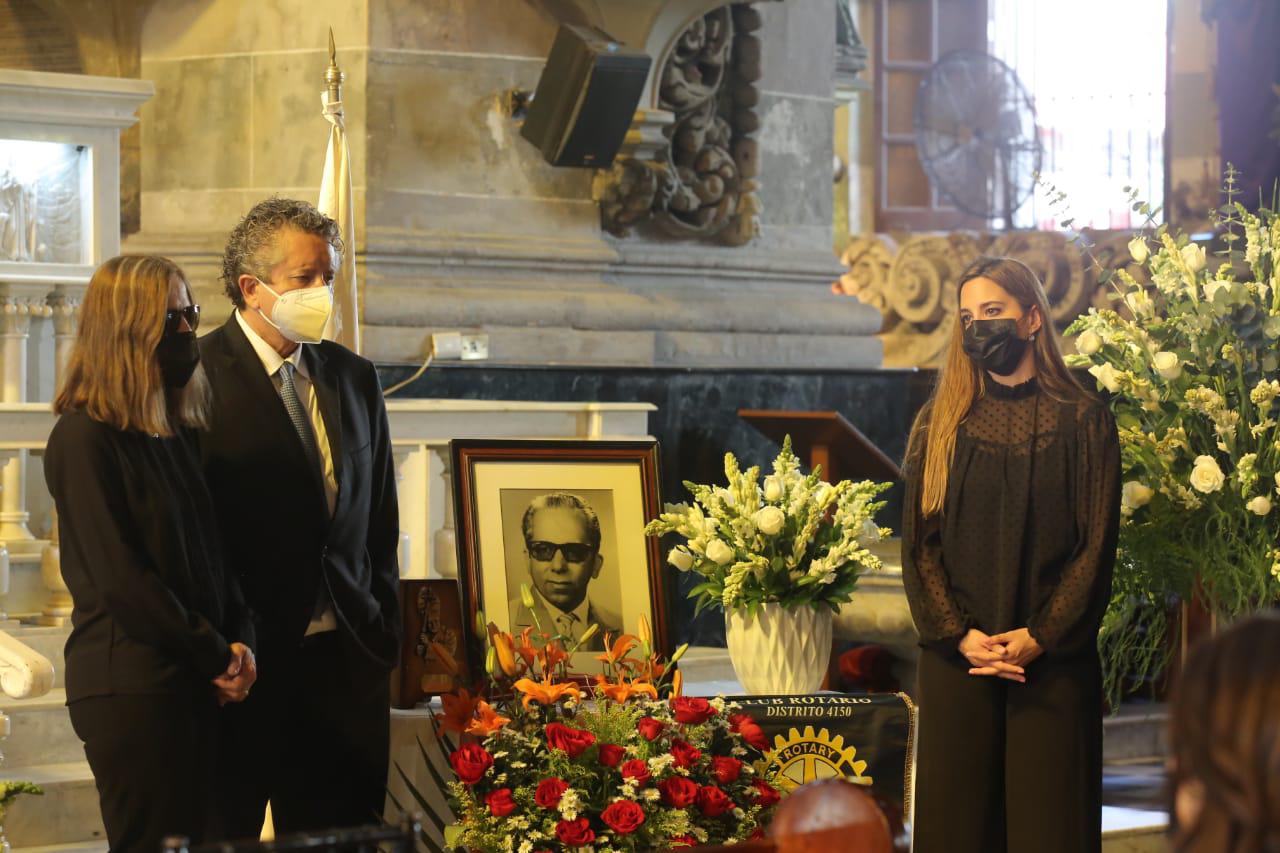 $!‘Nos quedamos huérfanos de ese ser maravilloso’, dicen en despedida de Mario Huerta