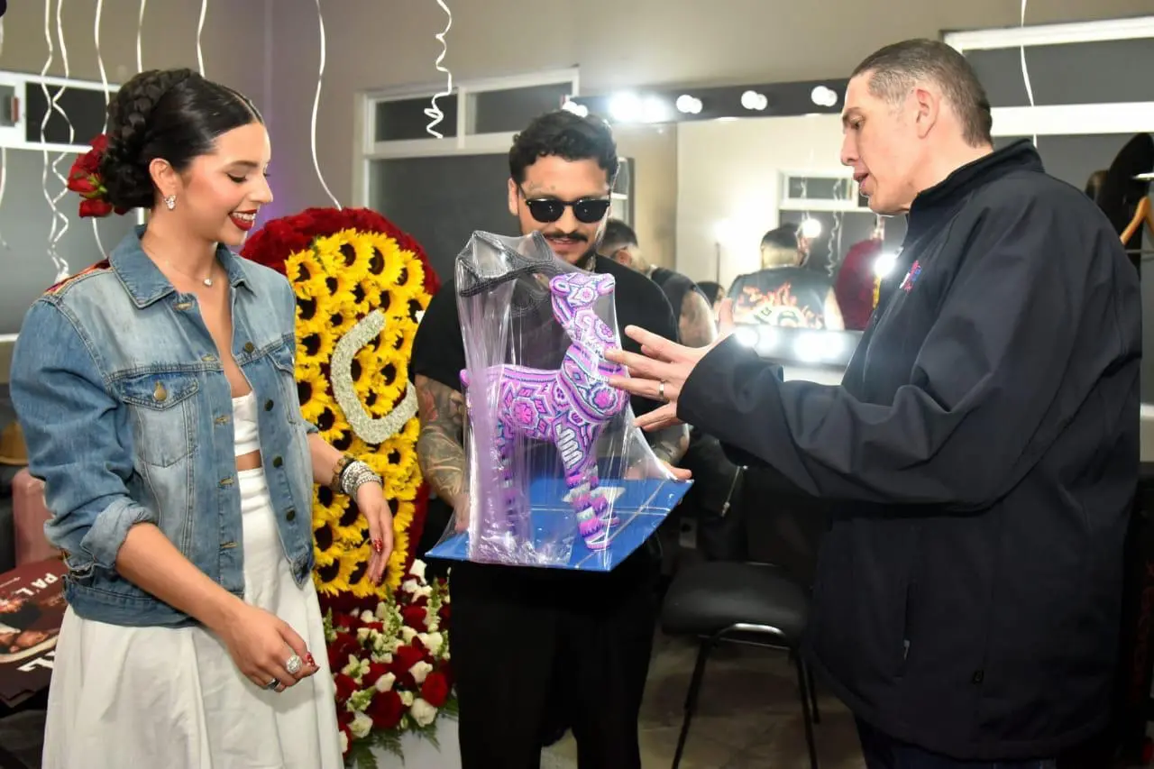 $!Brindan reconocimiento a Christian Nodal, por su contribución a la música mexicana