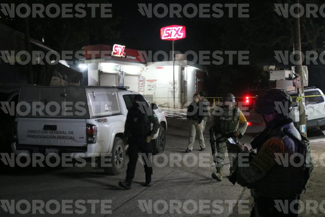 $!Un muerto y un herido deja ataque a balazos en expendio de cerveza en El Mirador, en Culiacán