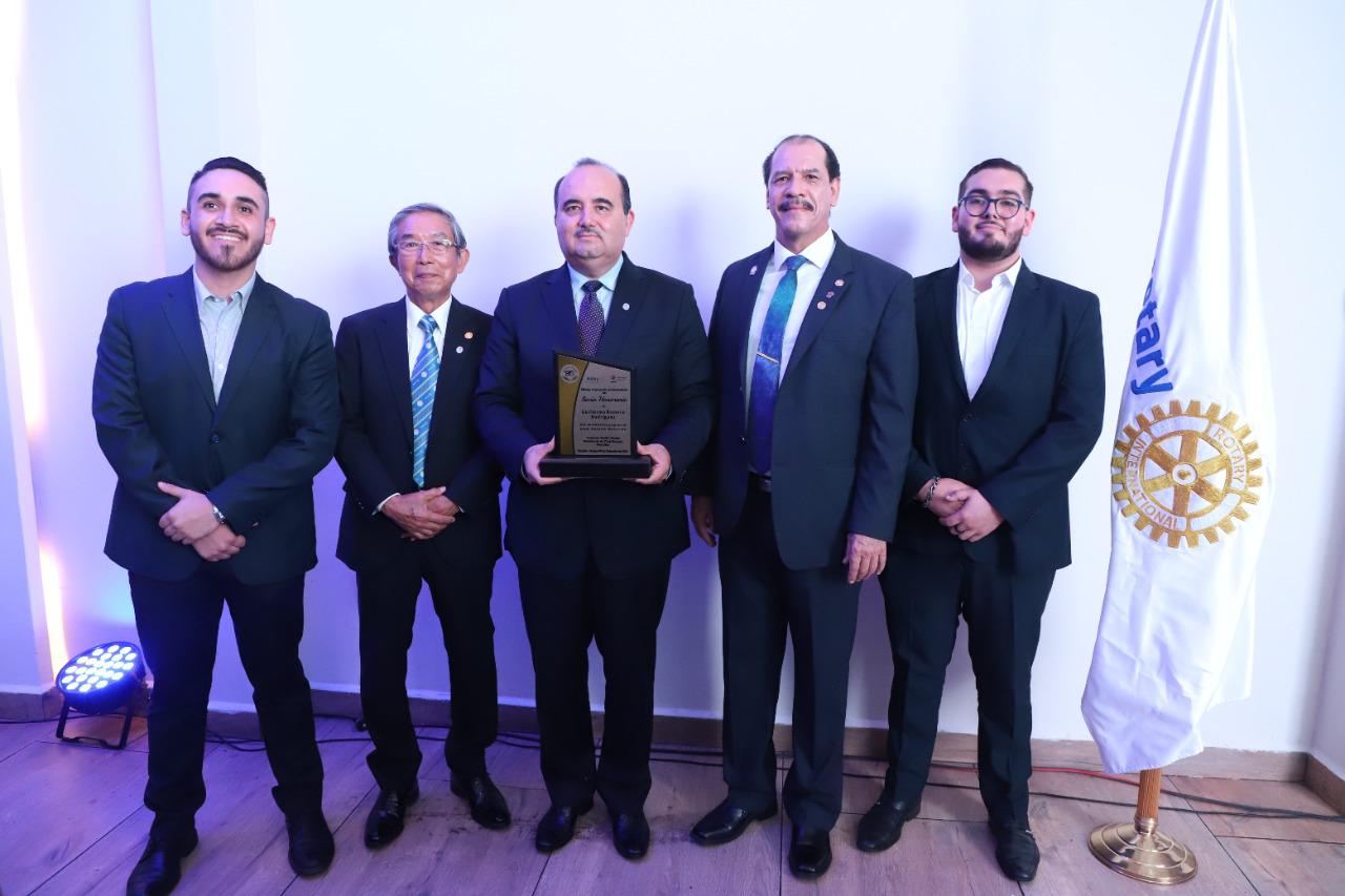 $!Reconoce Club Rotario Mazatlán a Guillermo Romero como Socio Honorífico