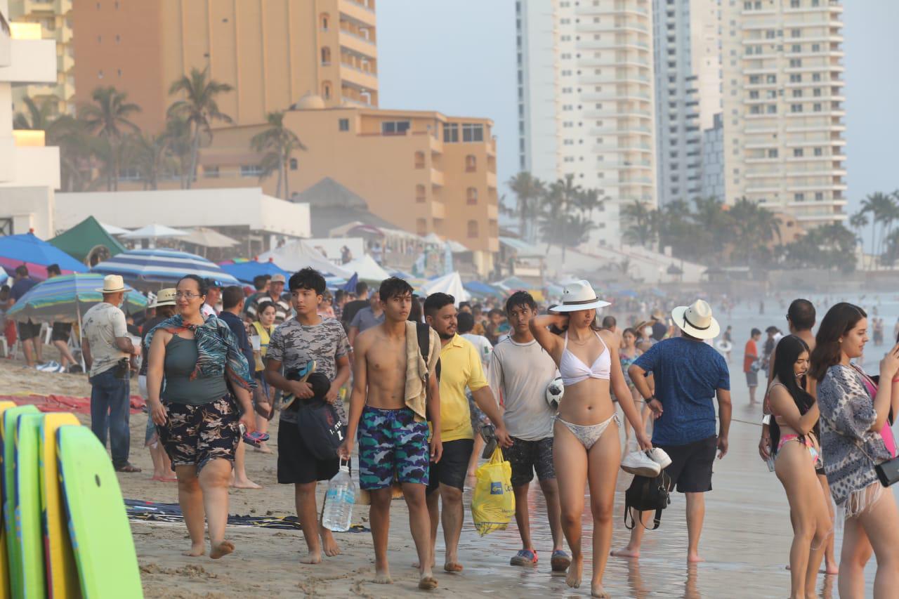 $!Se desborda Mazatlán de turismo durante el Viernes Santo
