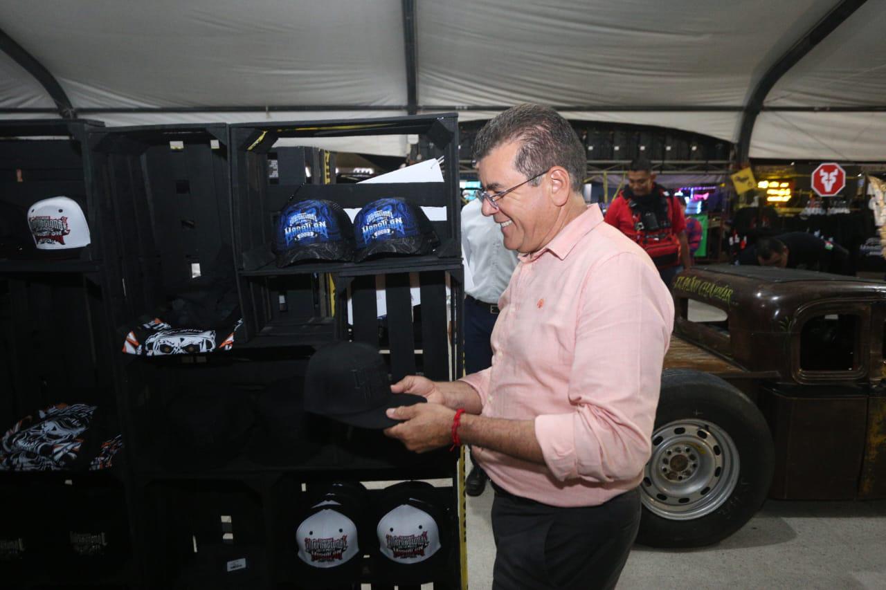 $!Recorre Alcalde de Mazatlán el Foro Biker